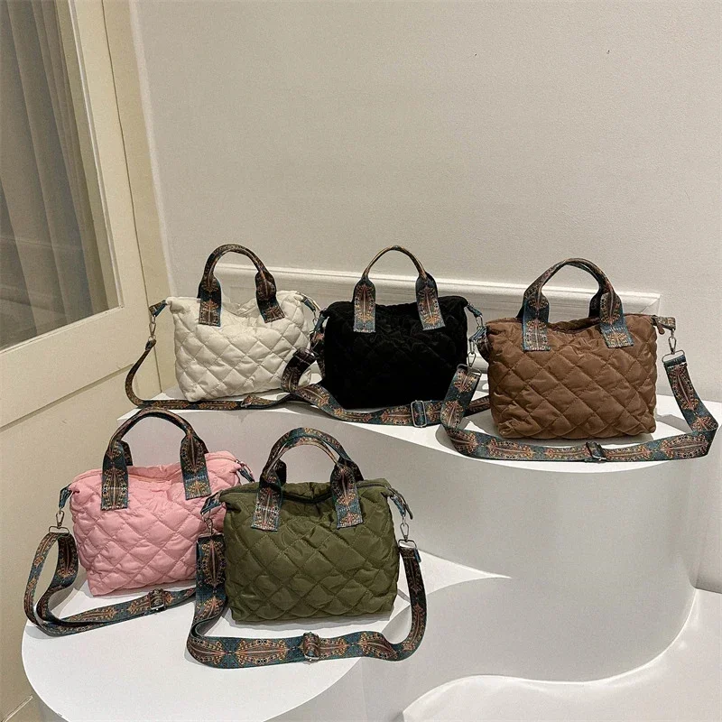 Women Wide Shoulder Belt Handbag Large Capacity All-Match Rhombus Space Cotton Shoulder Bag Shopping Tote Bag
Women Wide Shoulder Belt Handbag Large Capacity All-Match Rhombus Space Cotton Shoulder Bag Shopping Tote Bag