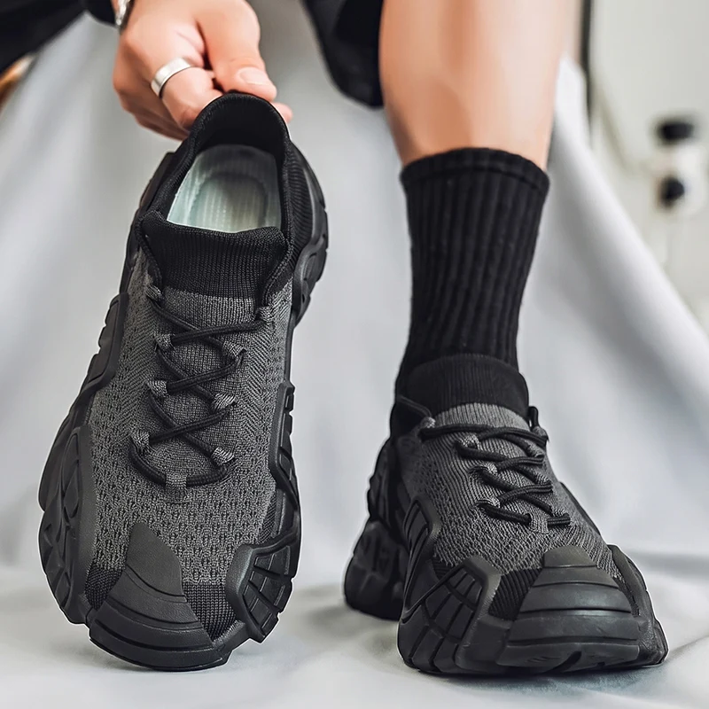 Urban Casual Men Sports Shoes Minimalist Fashion Design Breathable Upper Anti Slip Sole Comfortable Walking Training Sneakers
Urban Casual Men Sports Shoes Minimalist Fashion Design Breathable Upper Anti Slip Sole Comfortable Walking Training Sneakers