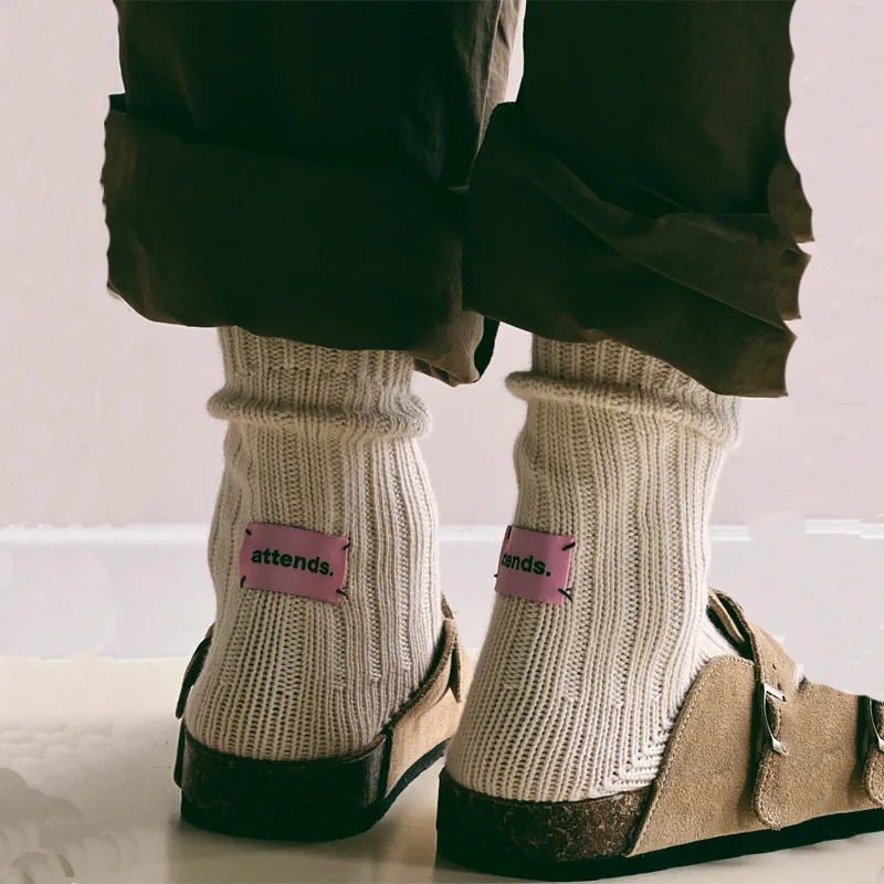 Носки женские хлопковые средней длины, винтажные однотонные дизайнерские спортивные с двойной иглой, в Корейском стиле, с розовой этикеткой, с толстой нитью 
Носки женские хлопковые средней длины, винтажные однотонные дизайнерские спортивные с двойной иглой, в Корейском стиле, с розовой этикеткой, с толстой нитью