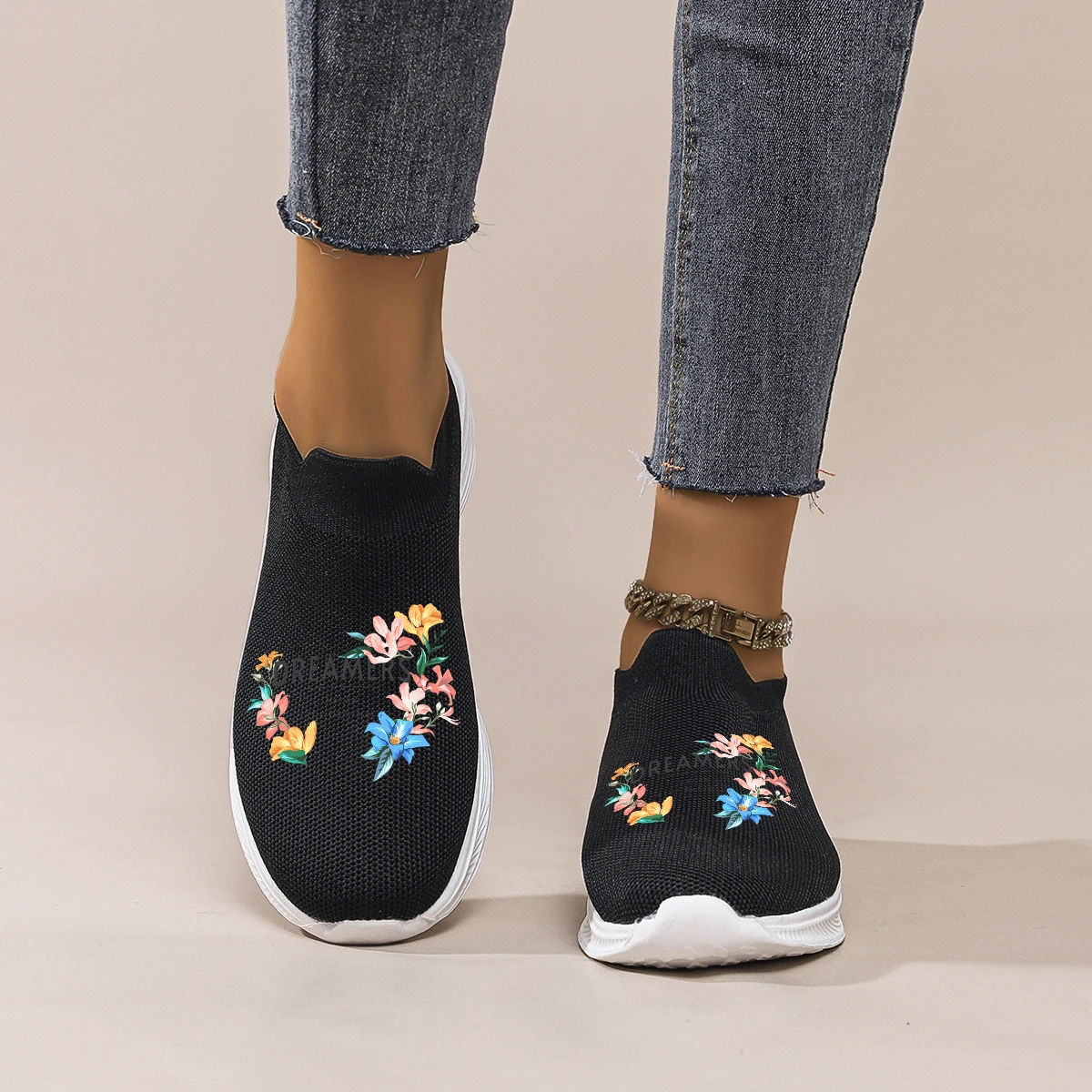 Женские черные сетчатые слипоны с цветочной вышивкой: дышащие и удобные для повседневной носки, покупок и повседневных прогулок.
Женские черные сетчатые слипоны с цветочной вышивкой: дышащие и удобные для повседневной носки, покупок и повседневных прогулок.