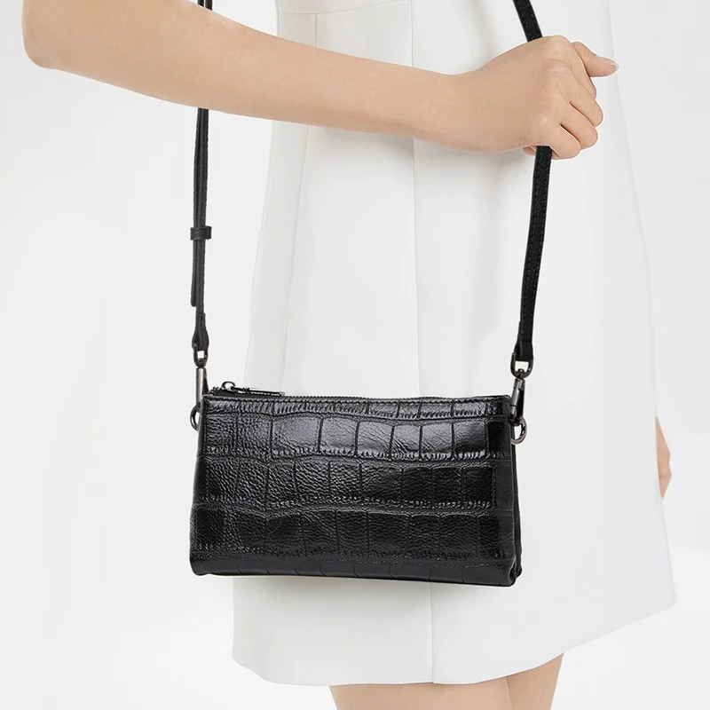 Aidrani Black Croc - Embossed Leather Crossbody: Dual - Function Design
Aidrani Black Croc - Embossed Leather Crossbody: Dual - Function Design