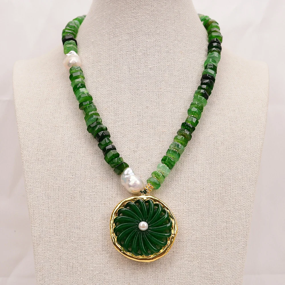 G-G 20'' Natural Green Fire Agate Abacus White Keshi Pearl Necklace Big Coin Green Jade Pendant 
G-G 20'' Natural Green Fire Agate Abacus White Keshi Pearl Necklace Big Coin Green Jade Pendant