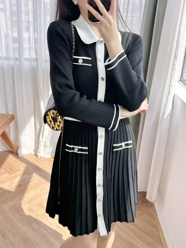 Autumn Winter New Elegant Contrast Color Knit Dress Women Long Sleeve Single-Breasted High Waist Pleated Short Robe Ladies 2025
Autumn Winter New Elegant Contrast Color Knit Dress Women Long Sleeve Single-Breasted High Waist Pleated Short Robe Ladies 2025