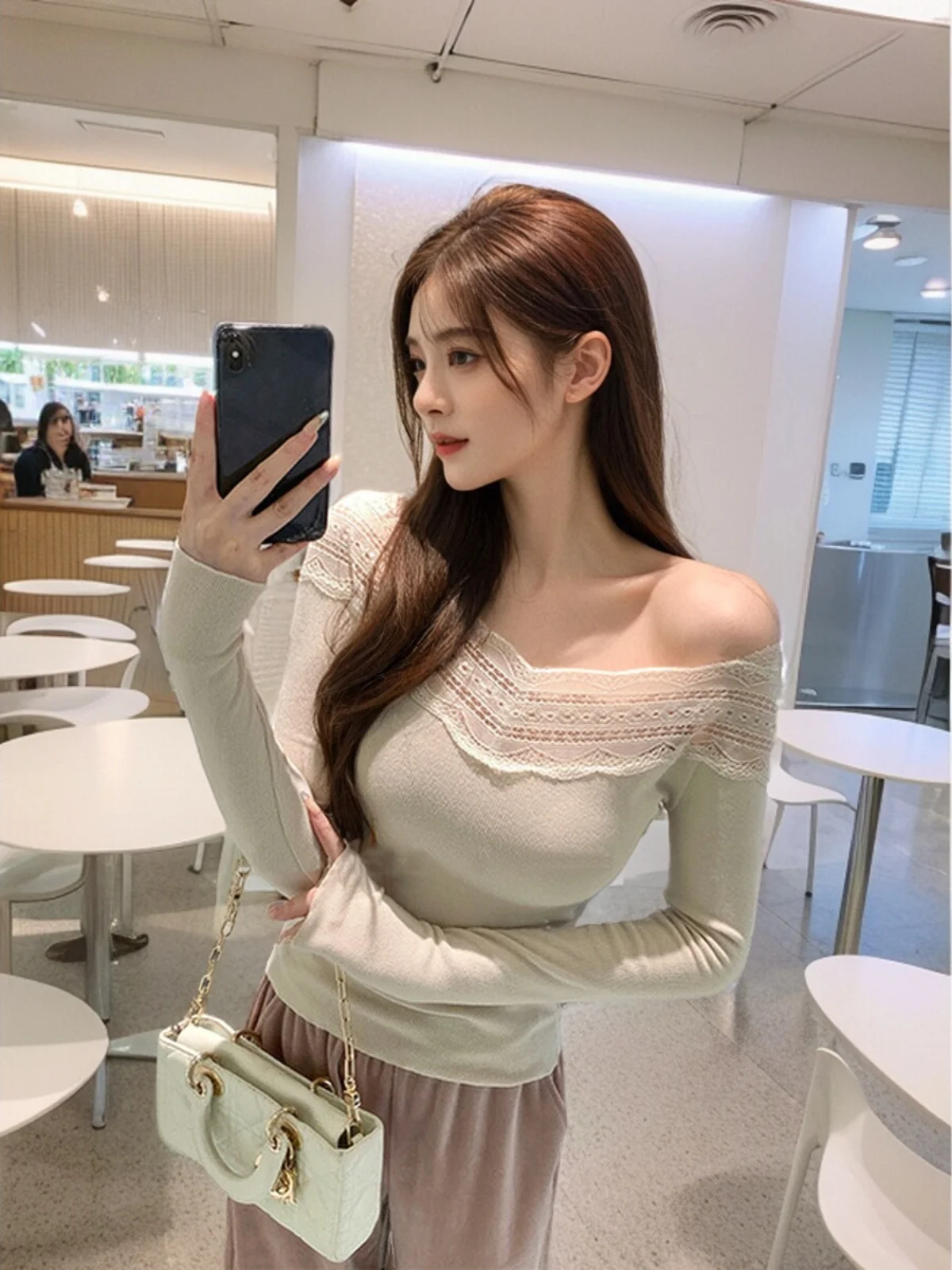 Slim Fit V-Neck Knitted Base Shirt Women's Autumn Winter Pure Desire Top Lace Trim Commute Style Medium Softness Wool Blend
Slim Fit V-Neck Knitted Base Shirt Women's Autumn Winter Pure Desire Top Lace Trim Commute Style Medium Softness Wool Blend