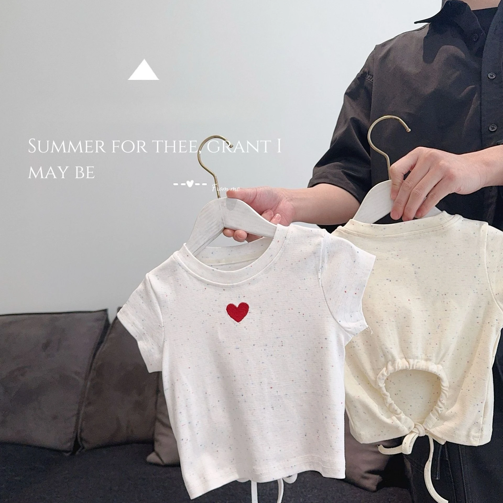 Embroidered Love Short T-shirt 2025 Summer New Cute Sweet Fashion Casual Trend Love Embroidered Short Sleeve T-shirt
Embroidered Love Short T-shirt 2025 Summer New Cute Sweet Fashion Casual Trend Love Embroidered Short Sleeve T-shirt