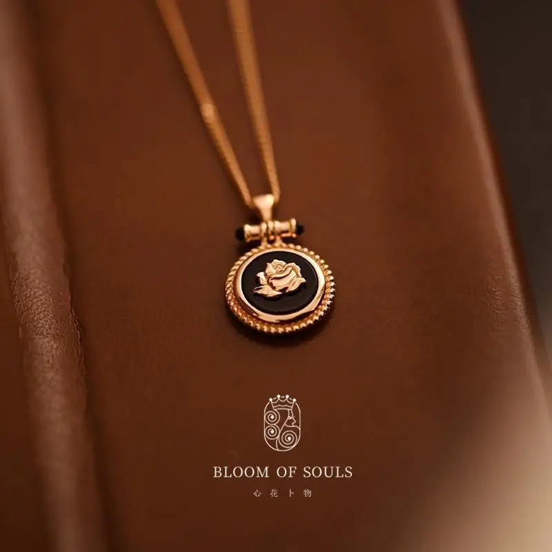 Chinese Style Original Design S925 Sterling Silver Black Nause Light Luxury retro Necklace Rose Pendant
Chinese Style Original Design S925 Sterling Silver Black Nause Light Luxury retro Necklace Rose Pendant
