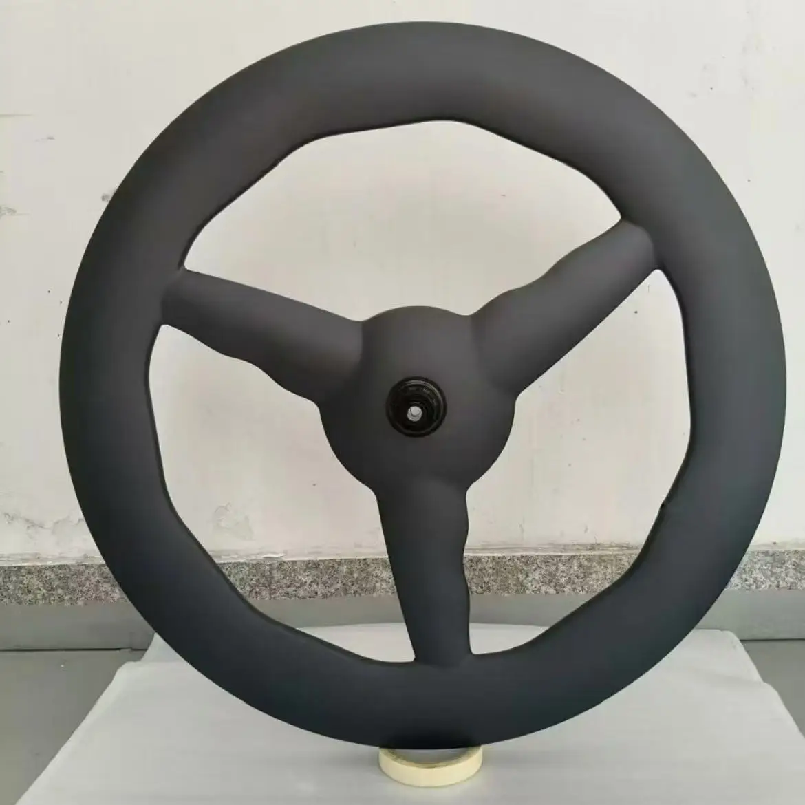 Карбоновые колеса 700C для шоссейного велосипеда, 3-спицевые, широкие 28 мм, для TT-велосипедов, клинчерные/бескамерные, трехспицевые колеса
Карбоновые колеса 700C для шоссейного велосипеда, 3-спицевые, широкие 28 мм, для TT-велосипедов, клинчерные/бескамерные, трехспицевые колеса