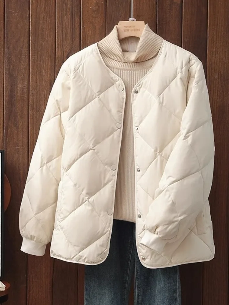 Light Thickened Quilted down Cotton Jacket Women's Short Winter Warm Coat No Collar Inner Pocket Retro Style Long Sleeve Coat
Light Thickened Quilted down Cotton Jacket Women's Short Winter Warm Coat No Collar Inner Pocket Retro Style Long Sleeve Coat