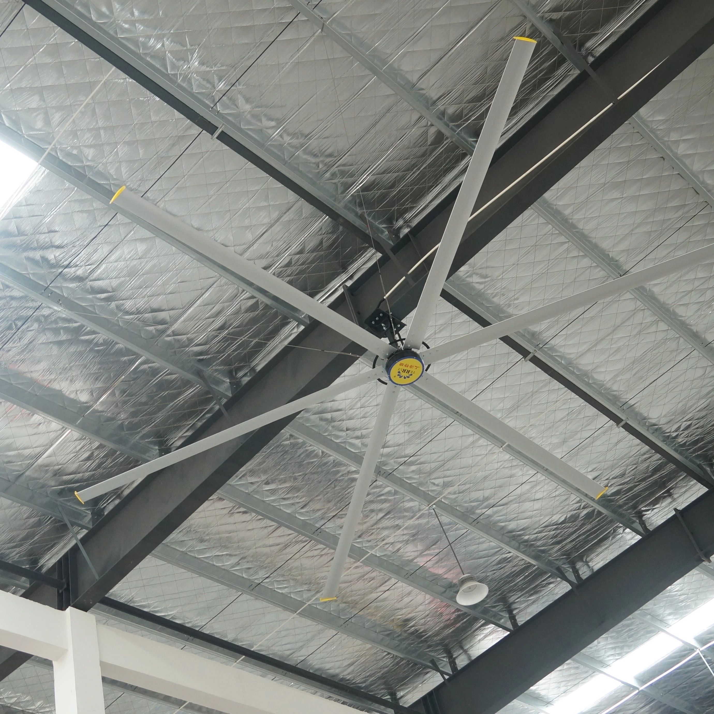 HLVS 24FT 7.3 Meter Giant Ceiling Fan EC Motor Low RPM High Air Flow for Sports Complex Restaurant
HLVS 24FT 7.3 Meter Giant Ceiling Fan EC Motor Low RPM High Air Flow for Sports Complex Restaurant
