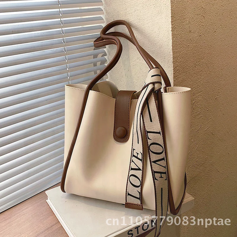 Large Capacity Spring Tote Bag Women's Street Fashion Textured PU Shoulder Bag White Black Coffee Oval Shape Zipper Opening
Large Capacity Spring Tote Bag Women's Street Fashion Textured PU Shoulder Bag White Black Coffee Oval Shape Zipper Opening
