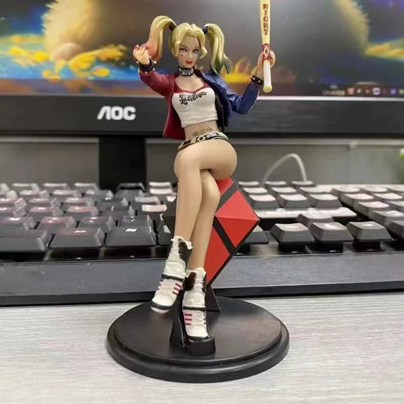 Dc Anime Clown's Girl Harley Quinn Figures Toy Sitting Scenery Statues Model Doll Collectible Ornaments Gifts Handmade ornaments
Dc Anime Clown's Girl Harley Quinn Figures Toy Sitting Scenery Statues Model Doll Collectible Ornaments Gifts Handmade ornaments