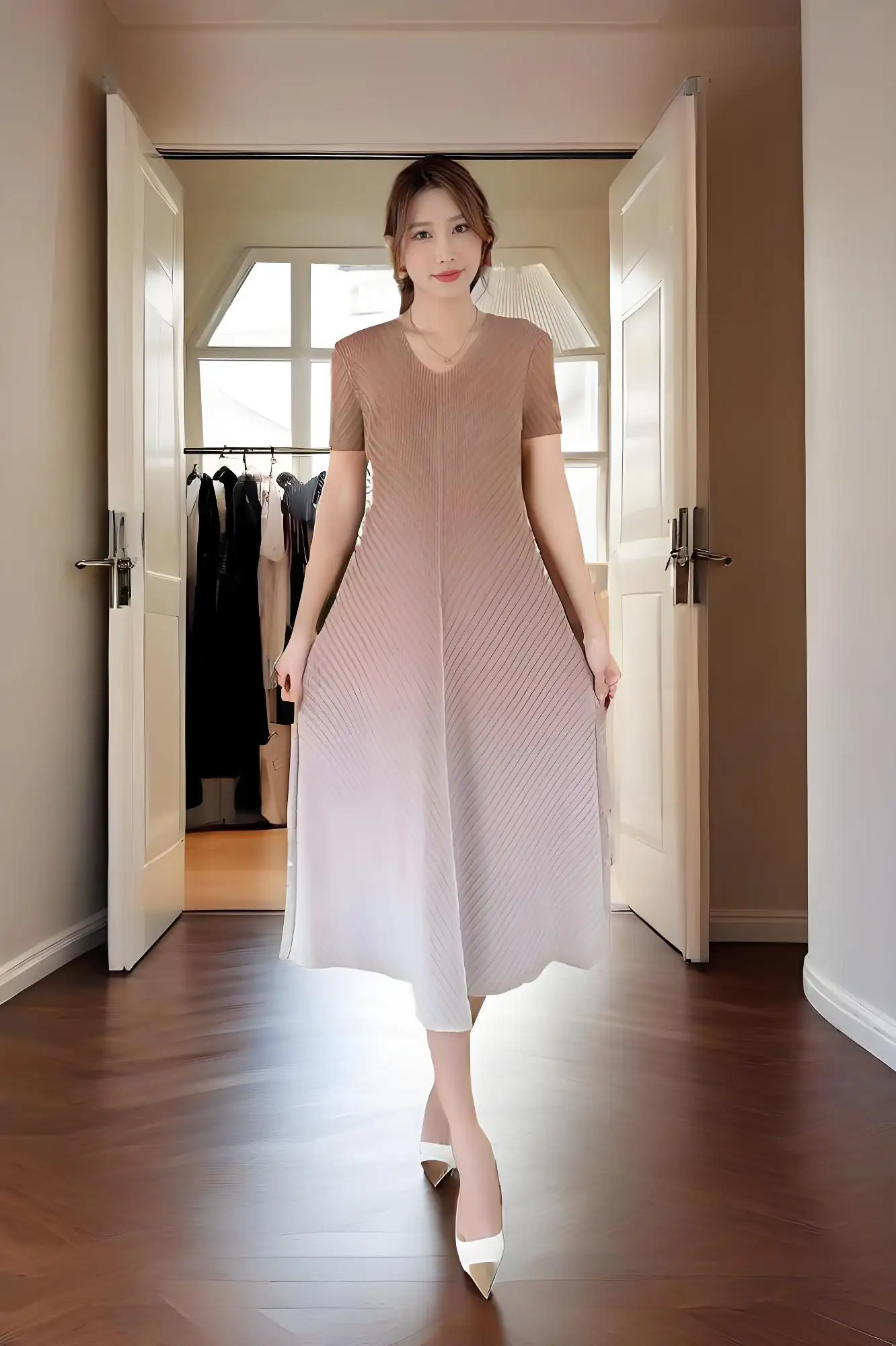 Miyake 2025 Spring and Summer New Short-sleeved Pleated Gradual Change Dress Elegant Women's Pleated Fashion Comfortable Dress
Miyake 2025 Spring and Summer New Short-sleeved Pleated Gradual Change Dress Elegant Women's Pleated Fashion Comfortable Dress