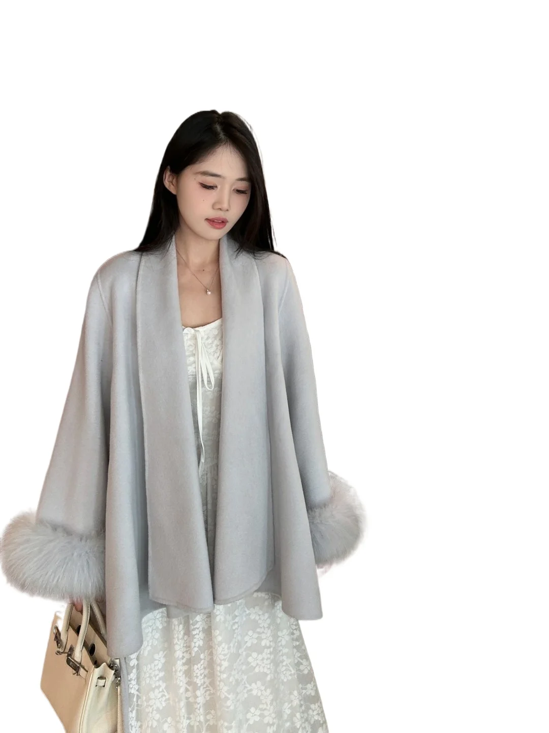 2025 Fall/Winter Korean new reproversible cashmere coat, female fox fur sleeves, high-end lace-up woolen coat, wool
2025 Fall/Winter Korean new reproversible cashmere coat, female fox fur sleeves, high-end lace-up woolen coat, wool