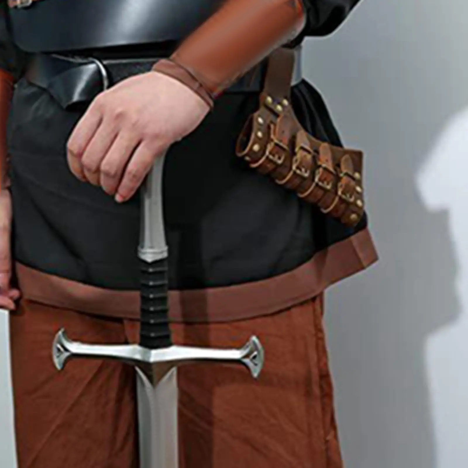 Medieval Sword Frog Sword Sheath Leather Belt for Stage Performance
Medieval Sword Frog Sword Sheath Leather Belt for Stage Performance