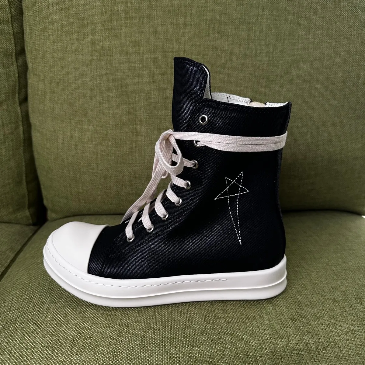 Outdoor Beige Canvas High Top Shoes Sneaker Ro Luxury Design Men Shoe Zipper Boot Lace Up Women Ankle Boots Casual Sneakers
Outdoor Beige Canvas High Top Shoes Sneaker Ro Luxury Design Men Shoe Zipper Boot Lace Up Women Ankle Boots Casual Sneakers