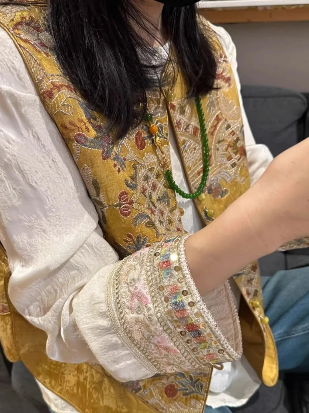 New Chinese Style Embroidered Vest Women's Outerwear Spring 2026 Fashionable Age-Defying Elegant Shoulder Pad Top
New Chinese Style Embroidered Vest Women's Outerwear Spring 2026 Fashionable Age-Defying Elegant Shoulder Pad Top