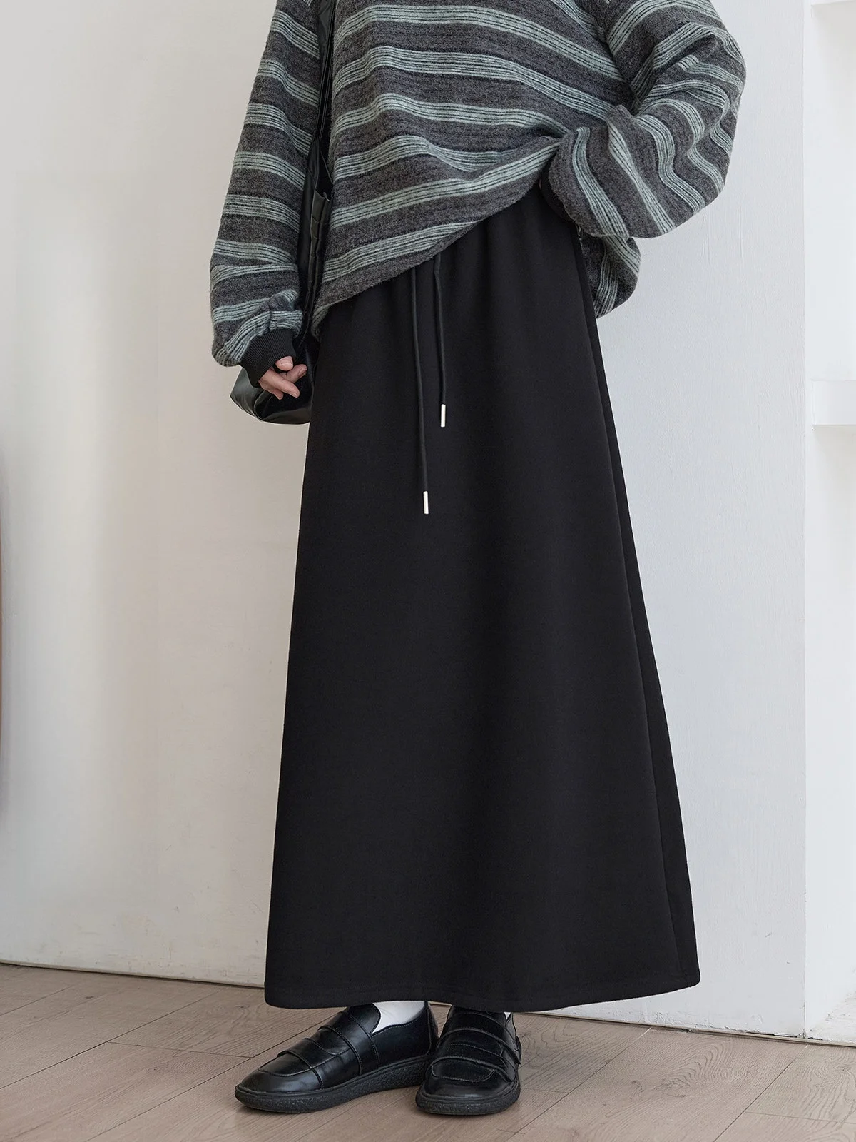 Юбка А-силуэта на подкладке, женская, с высокой талией, с поясом, драпированная, спортивная, повседневная, в корейском стиле, зимняя, новинка
Юбка А-силуэта на подкладке, женская, с высокой талией, с поясом, драпированная, спортивная, повседневная, в корейском стиле, зимняя, новинка