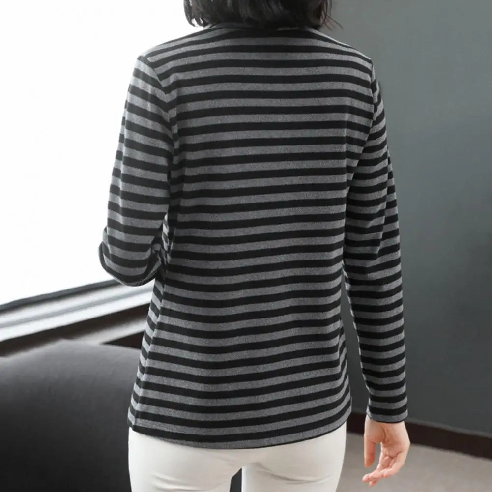 2025 Women's Long-sleeved T-shirt Striped Two-color Printed Spliced O-neck Fashion Top Basic Casual Velvet Lining Pullover Tops
2025 Women's Long-sleeved T-shirt Striped Two-color Printed Spliced O-neck Fashion Top Basic Casual Velvet Lining Pullover Tops