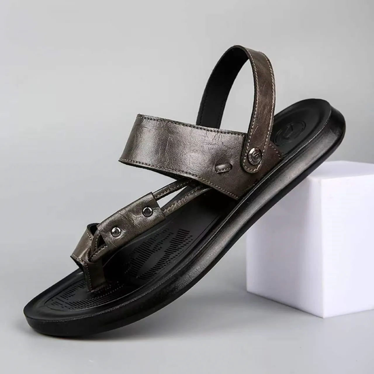 2026 Men's sandals fashionable comfortable lightweight eye-catching versatile and stylish - perfect for young people
2026 Men's sandals fashionable comfortable lightweight eye-catching versatile and stylish - perfect for young people