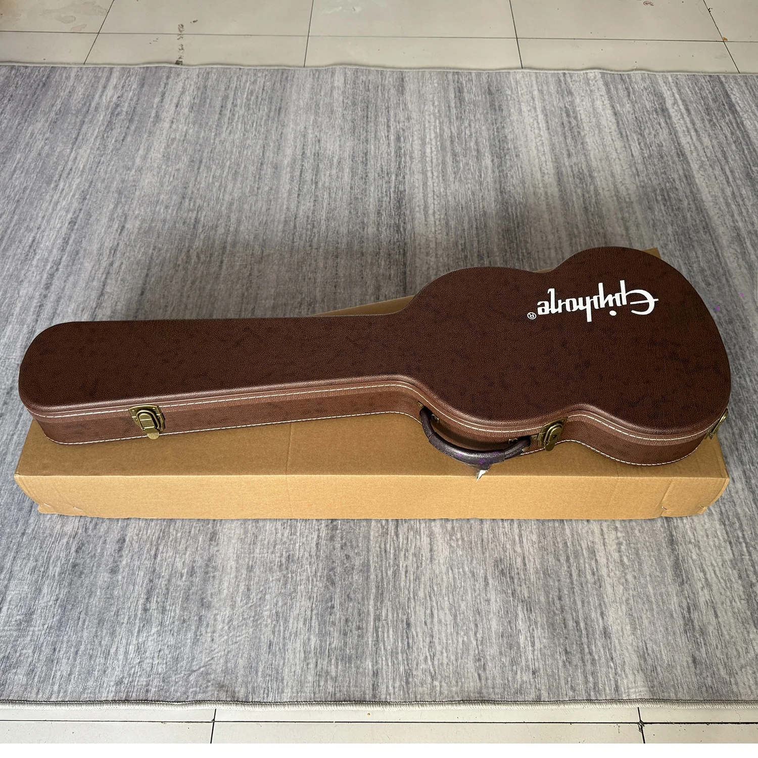 Кейс для гитары Epiphone Vintage Brown, прочный жесткий футляр для гитар и аксессуаров
Кейс для гитары Epiphone Vintage Brown, прочный жесткий футляр для гитар и аксессуаров