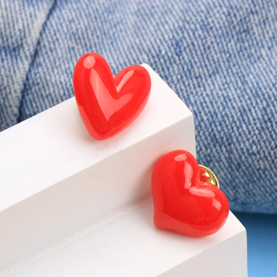 Red Heart Enamel Lapel Pins, Cute Love Shaped Brooch Badges for Backpack Clothing DIY Decor Accessories Wholesale Jewelry Gifts
Red Heart Enamel Lapel Pins, Cute Love Shaped Brooch Badges for Backpack Clothing DIY Decor Accessories Wholesale Jewelry Gifts