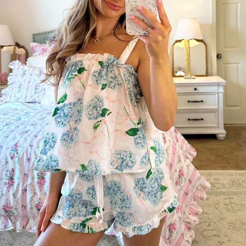 Combhasaki Women 2Piece Floral Print Loungewear Outfits Set Tie-Up Straps Ruffled Square Neck Cami Tops+Drawstring Loose Shorts
Combhasaki Women 2Piece Floral Print Loungewear Outfits Set Tie-Up Straps Ruffled Square Neck Cami Tops+Drawstring Loose Shorts
