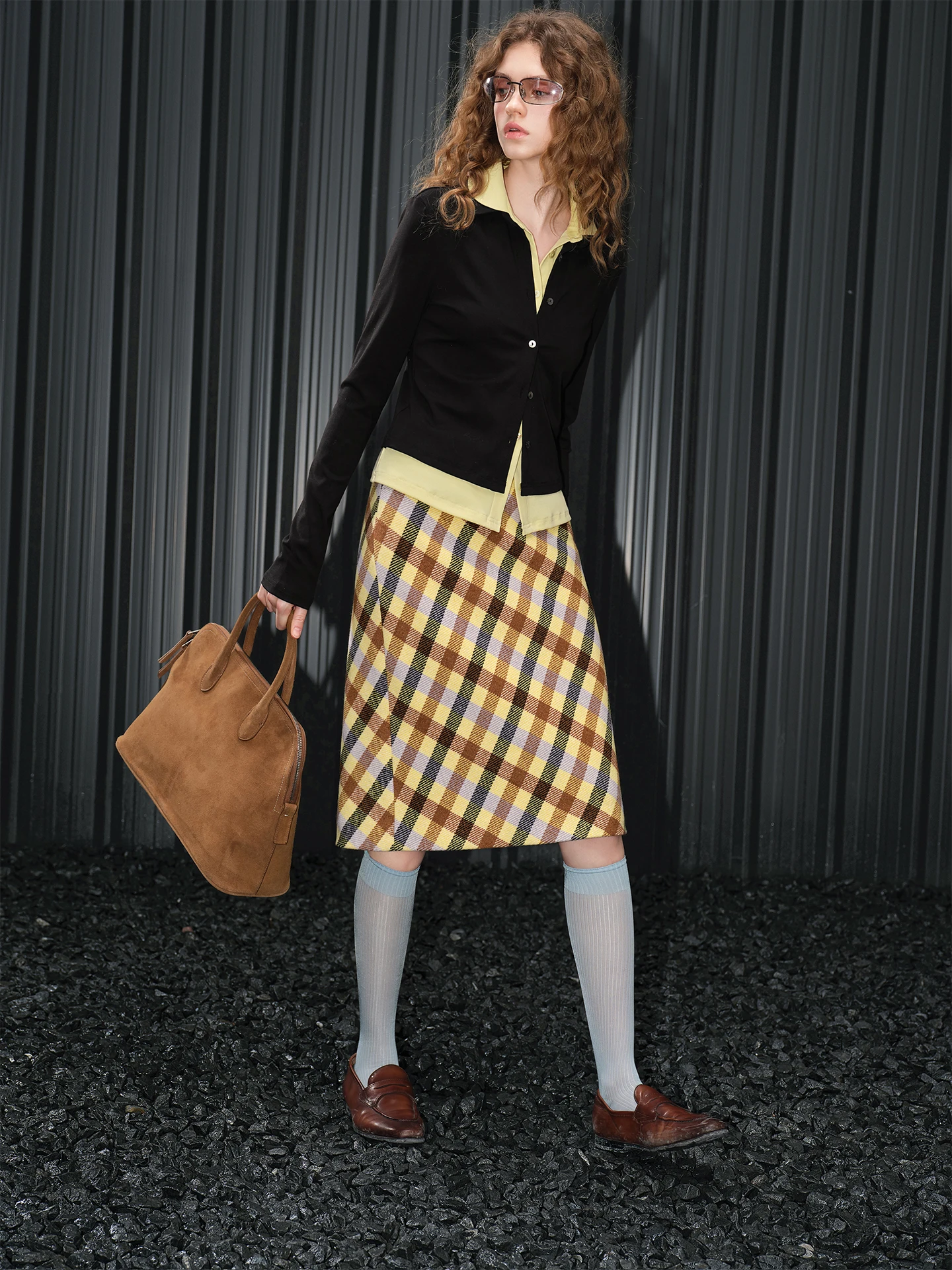 Женская шерстяная юбка прямого кроя, облегающая, повседневная, осенне-зимняя, новый дизайн, универсальная, для ежедневной носки, премиум-класса
Женская шерстяная юбка прямого кроя, облегающая, повседневная, осенне-зимняя, новый дизайн, универсальная, для ежедневной носки, премиум-класса