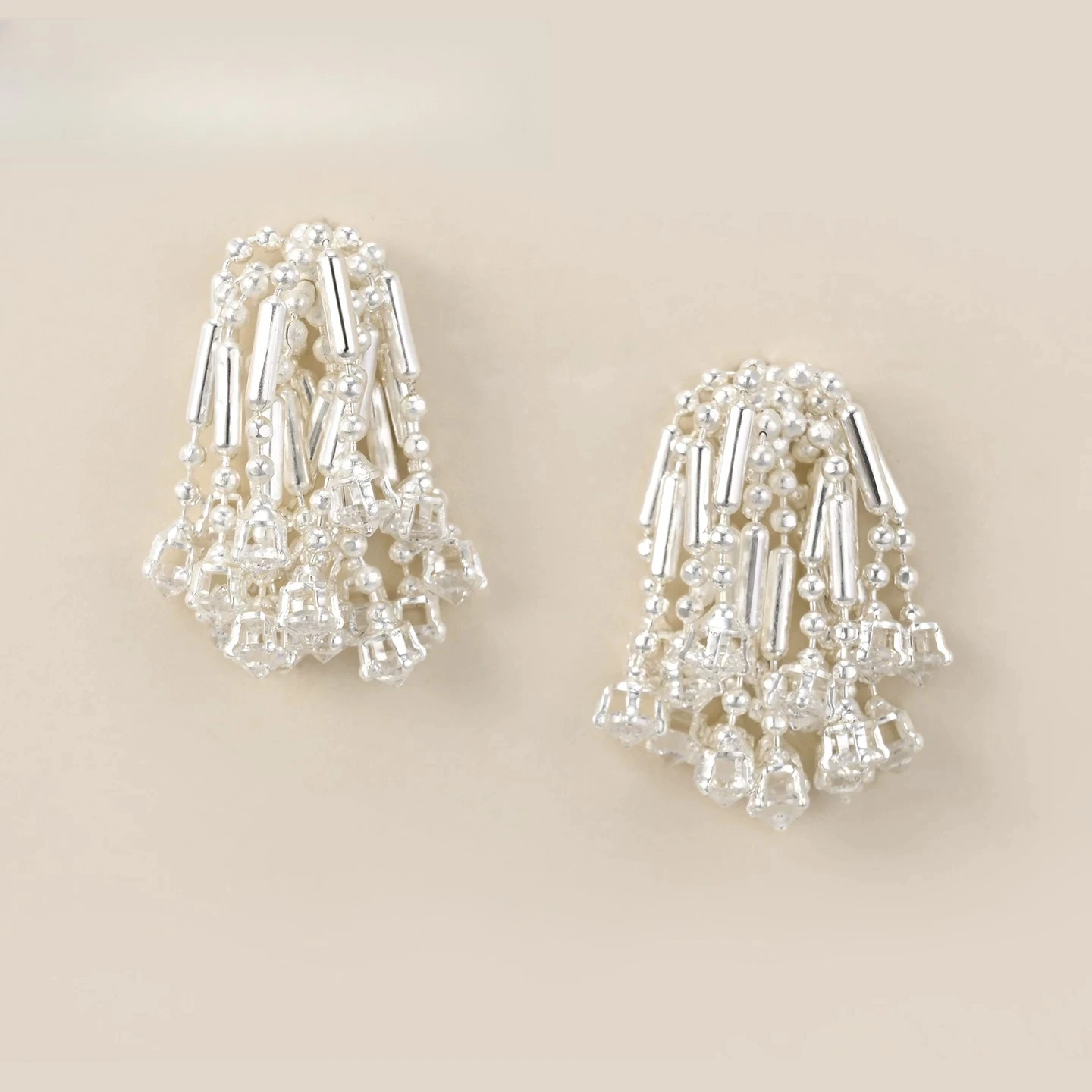 Super immortal and stunning fireworks tassel earrings, new high-end silver earrings suitable for women in summer earrings
Super immortal and stunning fireworks tassel earrings, new high-end silver earrings suitable for women in summer earrings