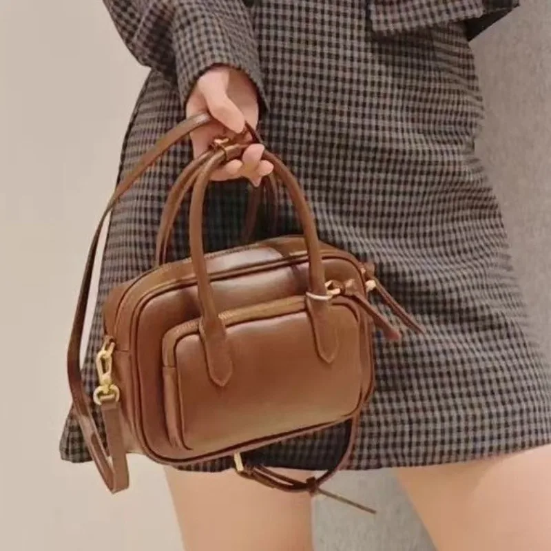 Retro senior sense of bowling bag niche hundred with single shoulder slanting cross-body bag commuting to work small handbag
Retro senior sense of bowling bag niche hundred with single shoulder slanting cross-body bag commuting to work small handbag
