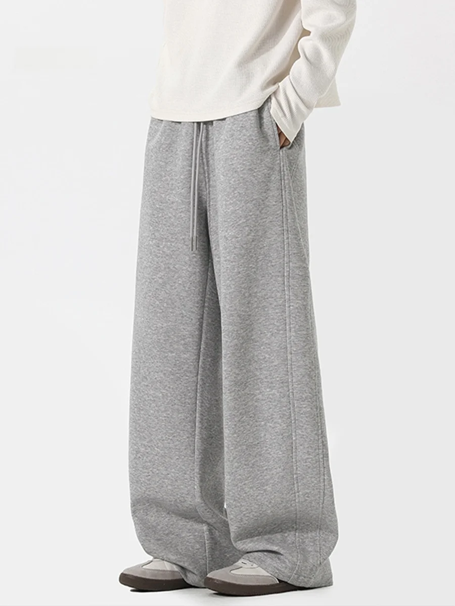 American Sle Cleanfit Men's Autumn Trendy Loose Feel Sports Casual Wide Leg Pants Knife Blade Design Straight Cut Trousers
American Sle Cleanfit Men's Autumn Trendy Loose Feel Sports Casual Wide Leg Pants Knife Blade Design Straight Cut Trousers