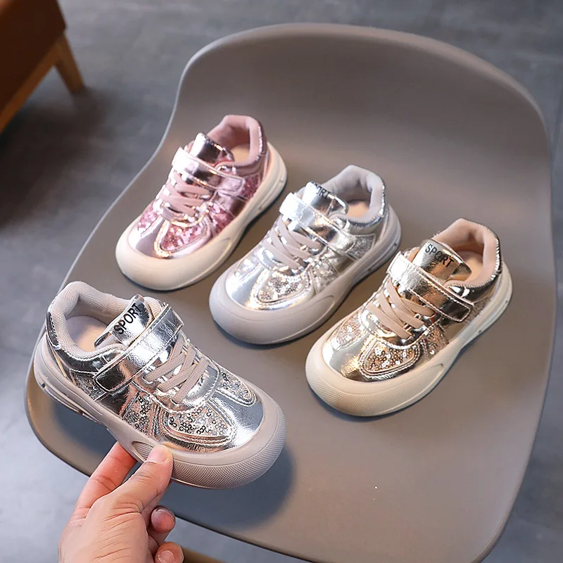 Kids Shoes 2024 Spring Autumn Sequins Girls Sneakers Fashion Soft Bottom Anti Slip Children Board Shoes Breathable Casual Shoes
Kids Shoes 2024 Spring Autumn Sequins Girls Sneakers Fashion Soft Bottom Anti Slip Children Board Shoes Breathable Casual Shoes