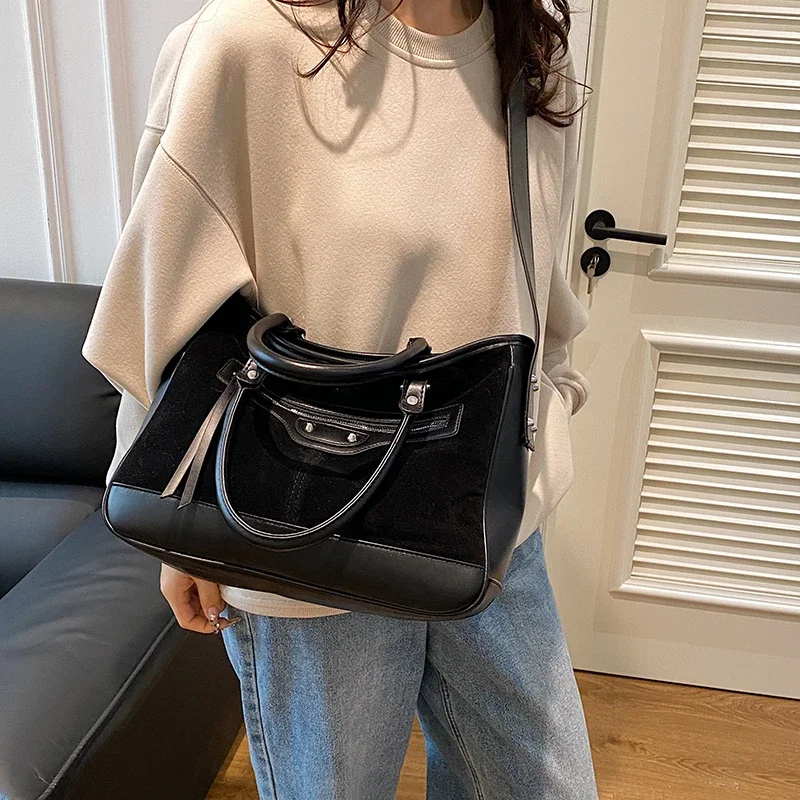 Vintage Minimalist Diaper Bag For Women Elegant Crossbody Bag Luxury Designer Tote Leather Elegant And Unique Design
Vintage Minimalist Diaper Bag For Women Elegant Crossbody Bag Luxury Designer Tote Leather Elegant And Unique Design