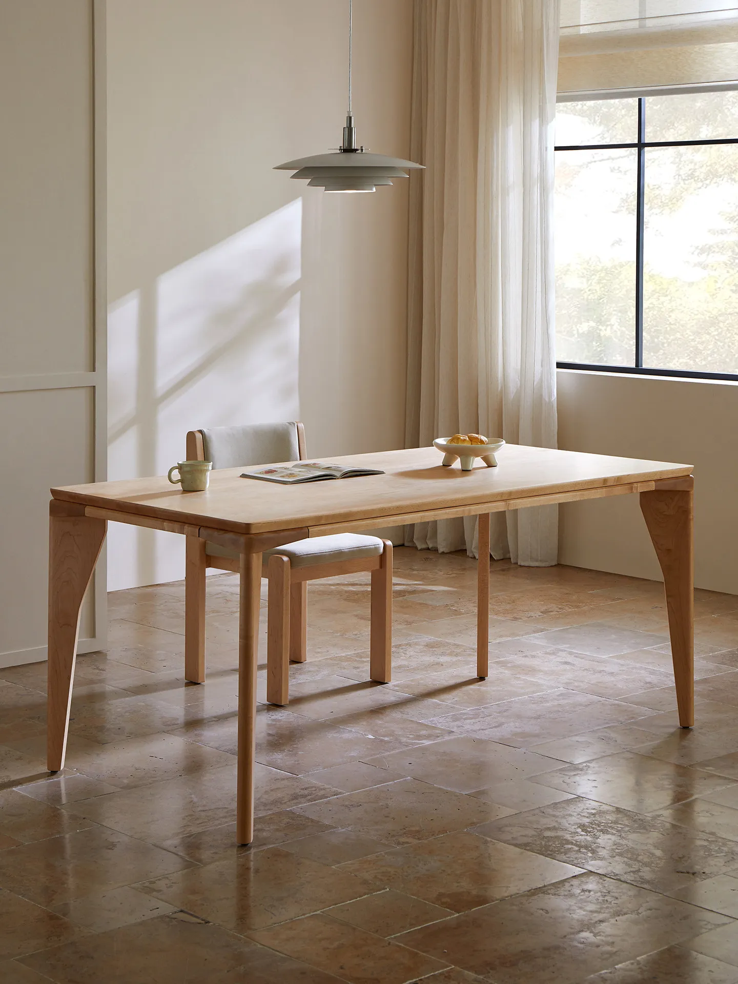 YJQ dining table Nordic solid wood black walnut desk dining table small apartment
YJQ dining table Nordic solid wood black walnut desk dining table small apartment