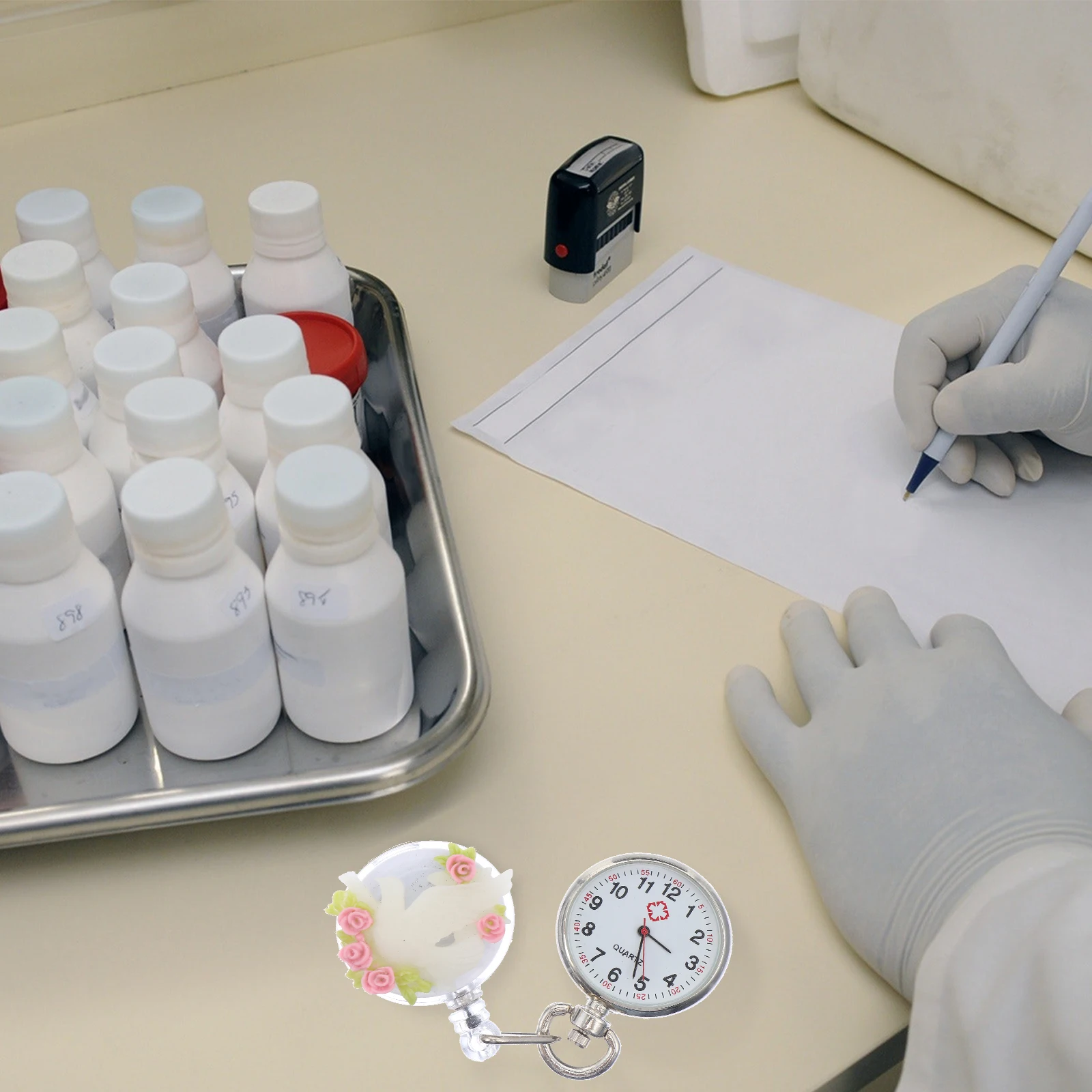 Fashionable Nurse Watch Big Dial Operated Clip-On Design Long Lasting Low Power Portable Nursing Pocket Watch For Women 
Fashionable Nurse Watch Big Dial Operated Clip-On Design Long Lasting Low Power Portable Nursing Pocket Watch For Women