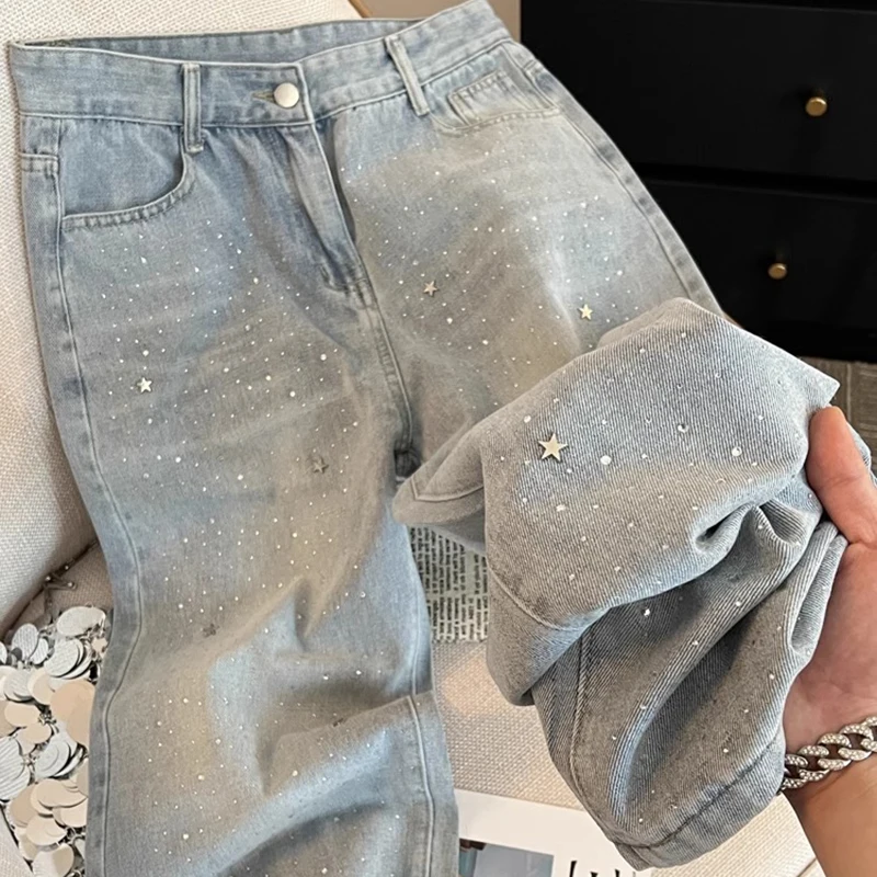 Стильные джинсы шикарного дизайна светло-голубого цвета с высокой талией, повседневные пригородные брюки, молодежные женские креативные сверкающие джинсовые брюки
Стильные джинсы шикарного дизайна светло-голубого цвета с высокой талией, повседневные пригородные брюки, молодежные женские креативные сверкающие джинсовые брюки