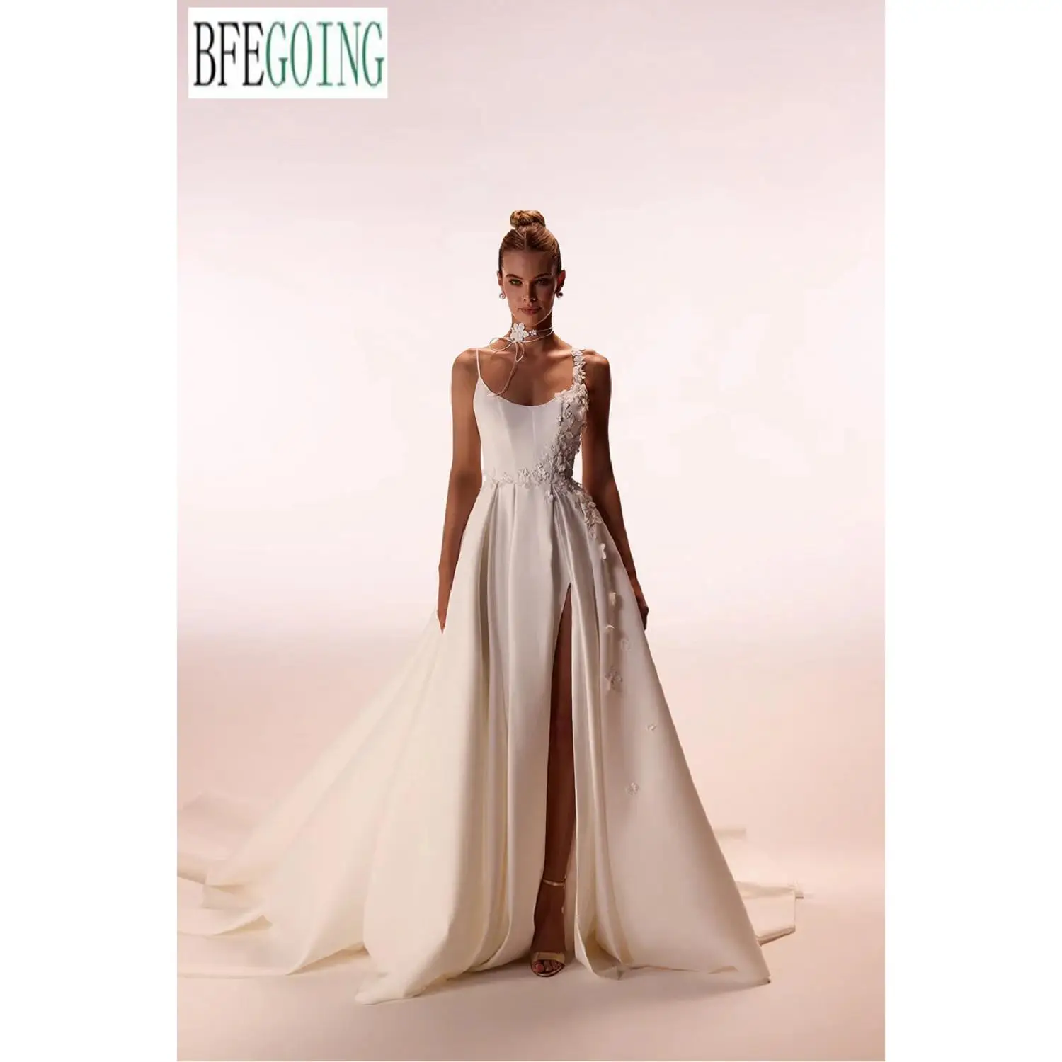 A-Line Wedding Dresses Chapel Train Customized Satin Sleeveless Floor-Length Bridal Gowns Split Skirt
A-Line Wedding Dresses Chapel Train Customized Satin Sleeveless Floor-Length Bridal Gowns Split Skirt