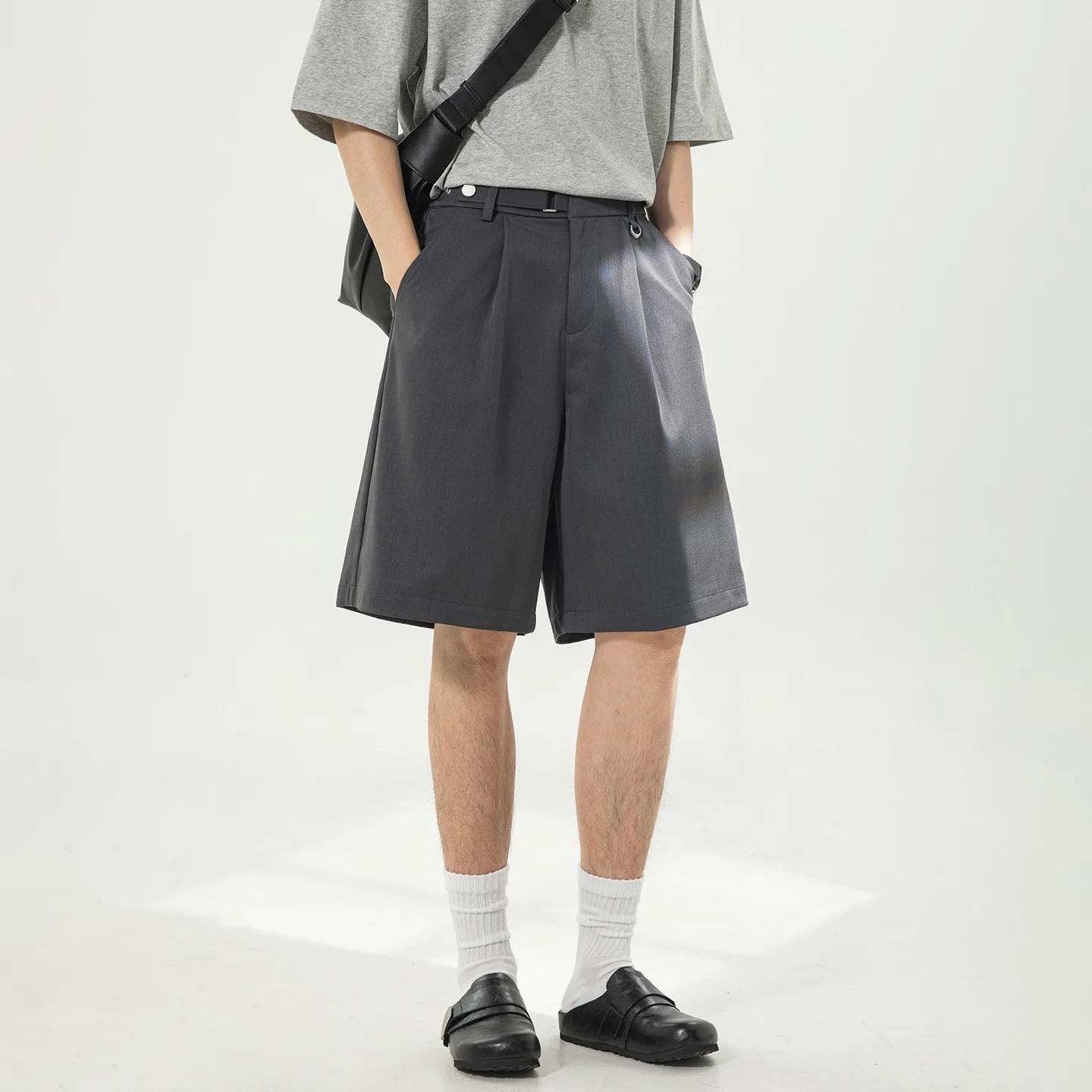 Belt Adjustable Casual Shorts Men's Summer Loose Straight Draped Suit Cropped Pants
Belt Adjustable Casual Shorts Men's Summer Loose Straight Draped Suit Cropped Pants