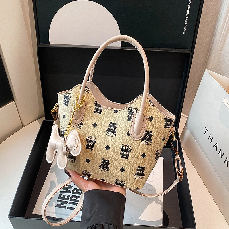 Practical Everyday Handbag Women Multifunctional Shoulder Bag Reliable For Routine Tasks And Frequent Activities 
Practical Everyday Handbag Women Multifunctional Shoulder Bag Reliable For Routine Tasks And Frequent Activities