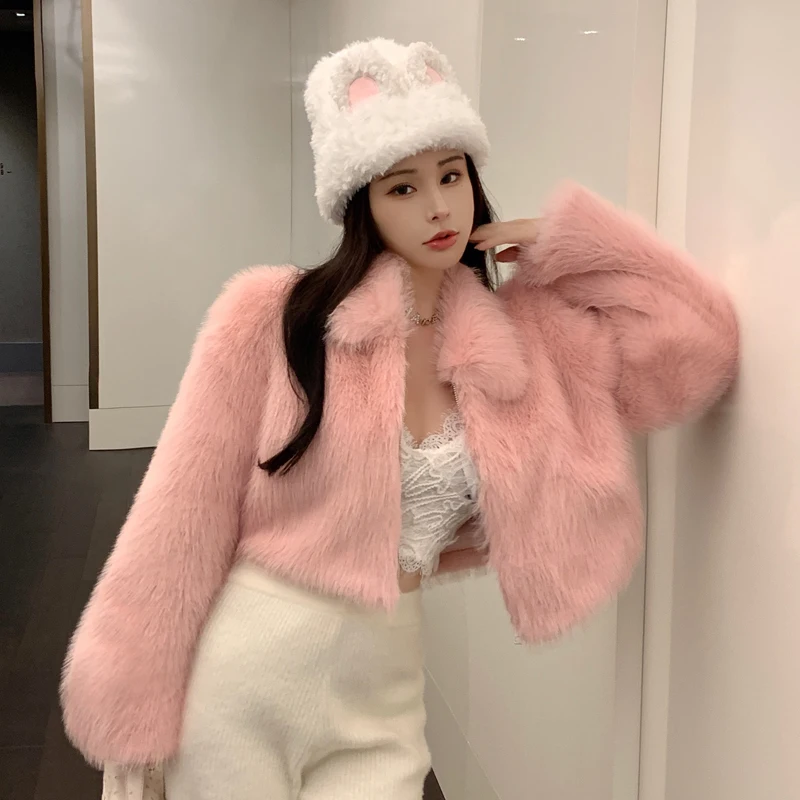 Короткое меховое пальто с отложным воротником Sweet Hot Girl, женский осенне-зимний свободный пушистый кардиган с длинными рукавами, модная женская одежда
Короткое меховое пальто с отложным воротником Sweet Hot Girl, женский осенне-зимний свободный пушистый кардиган с длинными рукавами, модная женская одежда