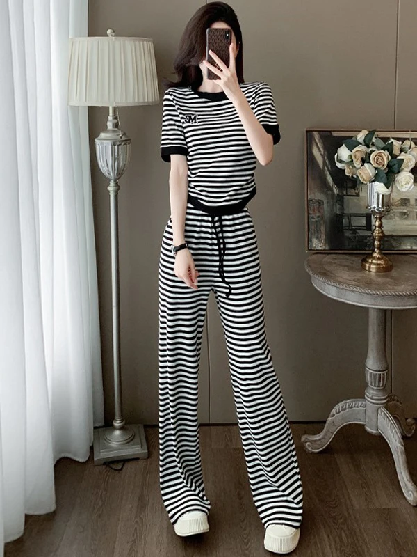 Fashionable Stripe Sportswear Set for Women Short Sleeve Wide Leg Pants Two Piece Cotton Casual Leisure Outfit Summer 2026
Fashionable Stripe Sportswear Set for Women Short Sleeve Wide Leg Pants Two Piece Cotton Casual Leisure Outfit Summer 2026