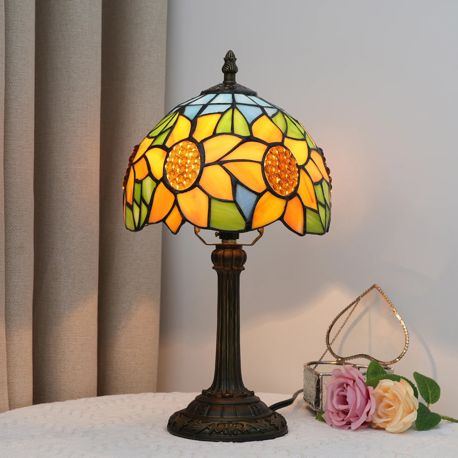 Pastoral style Lamp Stained Glass Table Lamp Sunflower Bedside Table Lamp for Bedroom Living Room Aesthetic Cute Home Decor Gift
Pastoral style Lamp Stained Glass Table Lamp Sunflower Bedside Table Lamp for Bedroom Living Room Aesthetic Cute Home Decor Gift