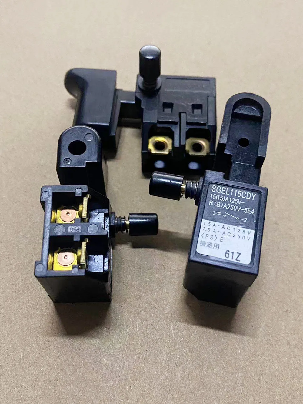 Original new 100% disc grinder 9218PB cutting machine 4100NH electric button switch SGEL115CDY
Original new 100% disc grinder 9218PB cutting machine 4100NH electric button switch SGEL115CDY