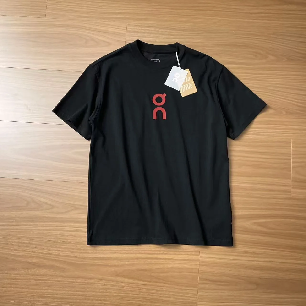 Black White RUN ON T Shirt Summer Men Women Classic Print Tag Logo Tee High Quality Short Sleeve Cotton T-shirt
Black White RUN ON T Shirt Summer Men Women Classic Print Tag Logo Tee High Quality Short Sleeve Cotton T-shirt