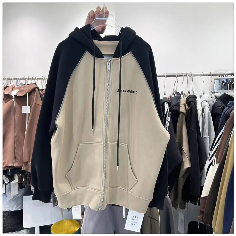 Осень-зима, лоскутный кардиган, толстовка с капюшоном, свободная куртка реглан контрастного цвета, утолщенная куртка на молнии для женщин
Осень-зима, лоскутный кардиган, толстовка с капюшоном, свободная куртка реглан контрастного цвета, утолщенная куртка на молнии для женщин