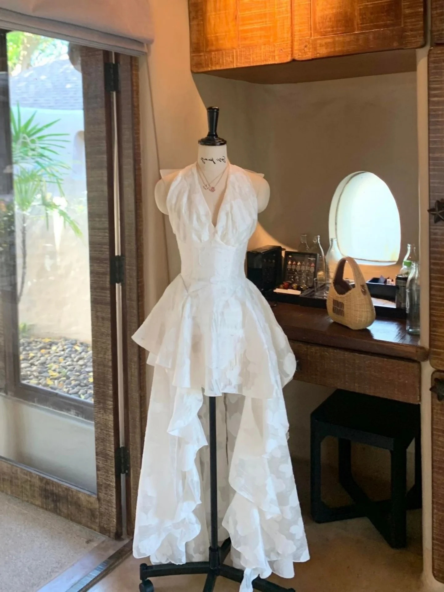 Retro High-End Tailored Cake Skirt Dress Elegant Long Slimming Holiday Strapless Dress Vacation Casual Style Pure Color Waist...
Retro High-End Tailored Cake Skirt Dress Elegant Long Slimming Holiday Strapless Dress Vacation Casual Style Pure Color Waist...