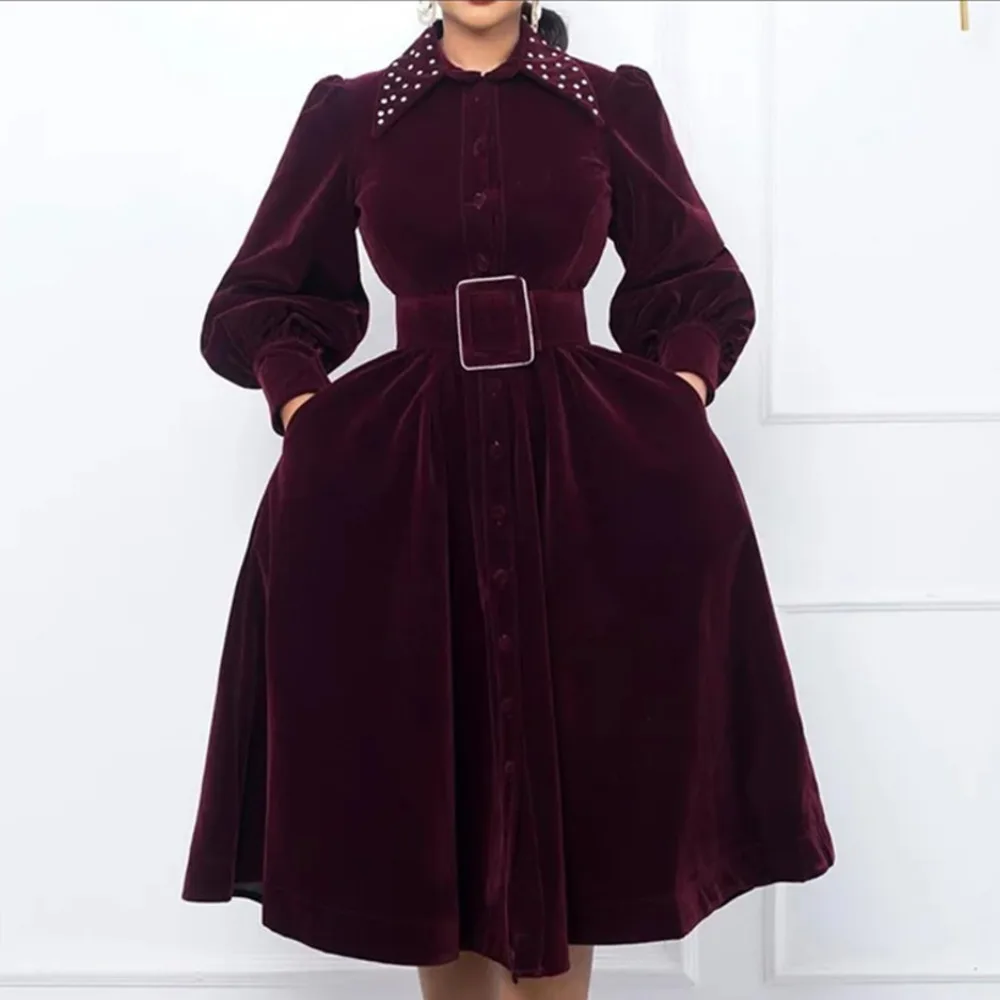 Women's POLO collar, hot pressed diamond, waist cinching, large swing, waist belt, velvet cardigan, long sleeved dress
Women's POLO collar, hot pressed diamond, waist cinching, large swing, waist belt, velvet cardigan, long sleeved dress