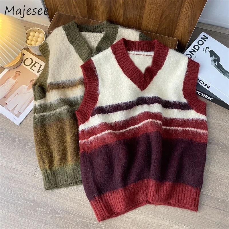 V-neck Sweater Vest Men Loose Chic Simple Striped Sweaters Autumn Fashion Casual Knitted Outwear Preppy Style Vintage Korean New
V-neck Sweater Vest Men Loose Chic Simple Striped Sweaters Autumn Fashion Casual Knitted Outwear Preppy Style Vintage Korean New