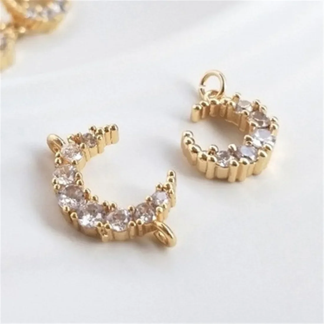 14K Gold-Color Micro Inlaid Zircon Moon Pendant Small Pendant DIY Handmade Necklace Bracelet Jewelry Accessories D055
14K Gold-Color Micro Inlaid Zircon Moon Pendant Small Pendant DIY Handmade Necklace Bracelet Jewelry Accessories D055