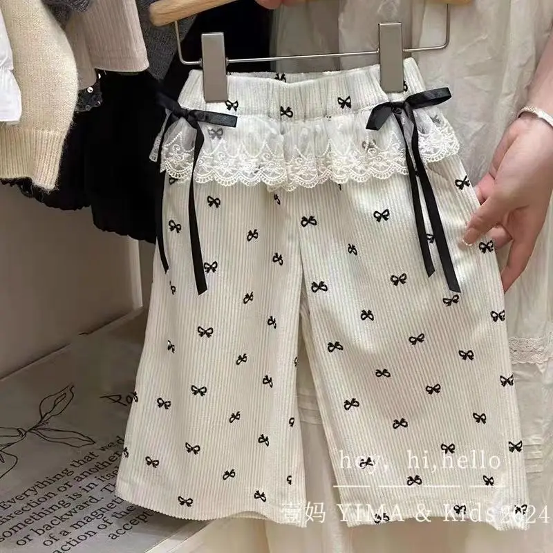 Korean children's clothing for girls autumn 2025 new baby pants sweet bow lace lace wide leg pants
Korean children's clothing for girls autumn 2025 new baby pants sweet bow lace lace wide leg pants