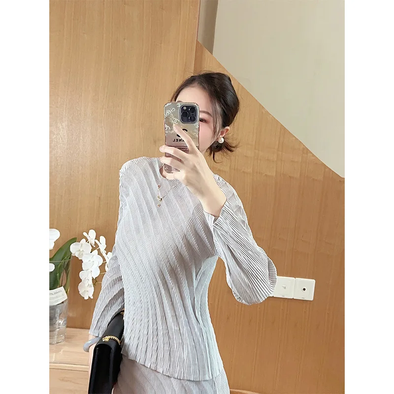 Solid Colour Pleated Long Sleeve Round Neck Women's Loose Large Size Tops Miyake 2025 Summer New Fashion Casual Peplum T-Shirt
Solid Colour Pleated Long Sleeve Round Neck Women's Loose Large Size Tops Miyake 2025 Summer New Fashion Casual Peplum T-Shirt